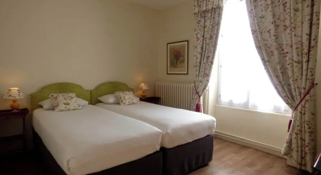 Четырёхместный семейный номер Standard Hôtel La Tonnellerie