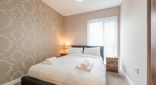 3 Bedroom Apartment Near City Centre With Parking