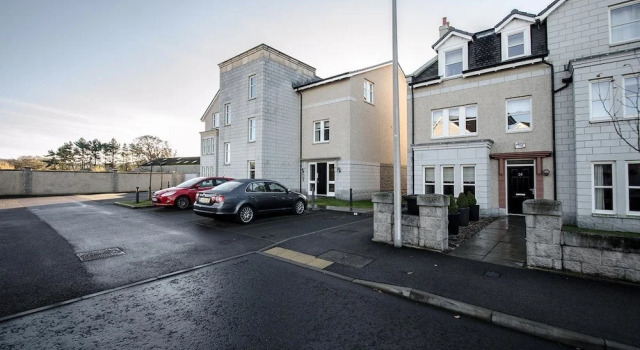 Orange Apartments - 22 Polmuir Gardens LTD