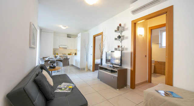 Vista di Maccagno Fantastico Pool - Happy Rentals, Prenota Hotel Maccagno Lago Maggiore
