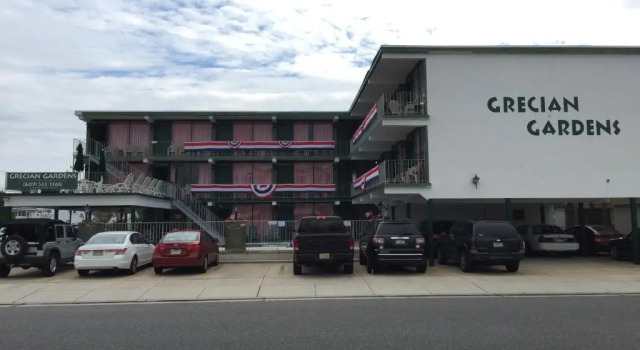 Grecian Gardens Motel