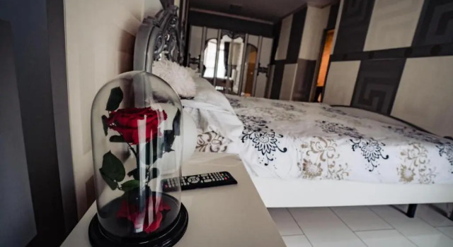 DR house, Varaa Hotelli Oradea 