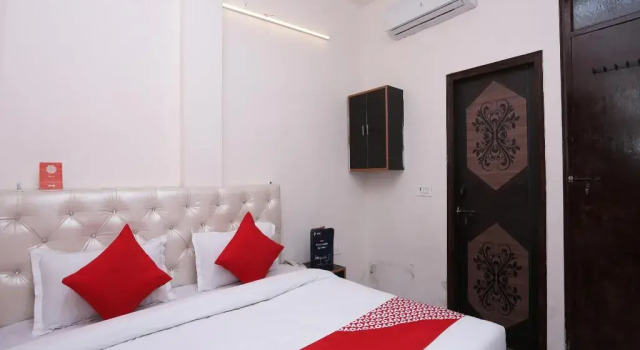 Hotel Venus by OYO Rooms