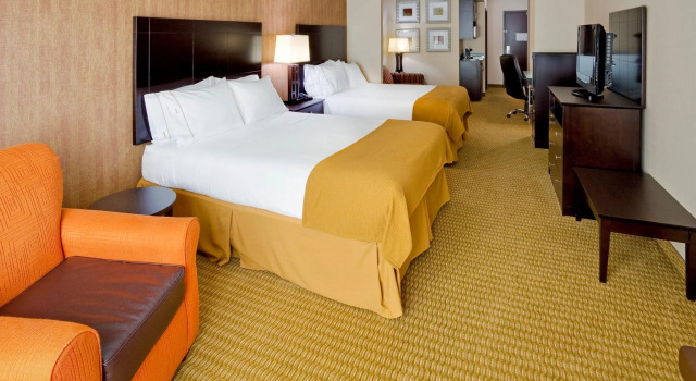 Четырёхместный люкс Holiday Inn Express Hotel & Suites Lebanon by IHG