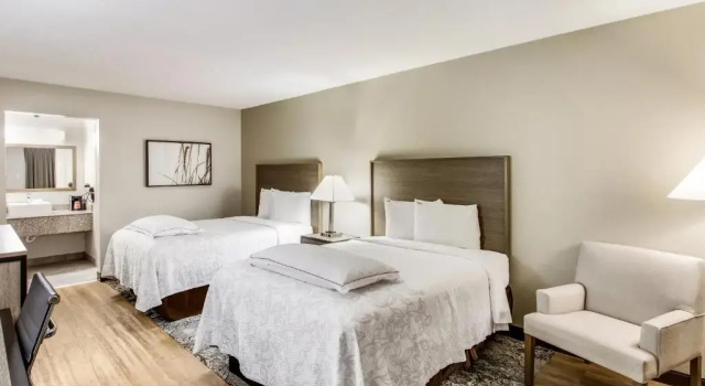Четырёхместный номер Premium Red Roof Inn PLUS+ Dallas - Addison