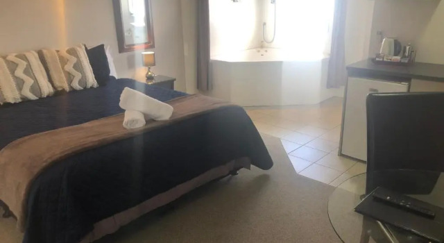 Студия Absolute Lake View Motel