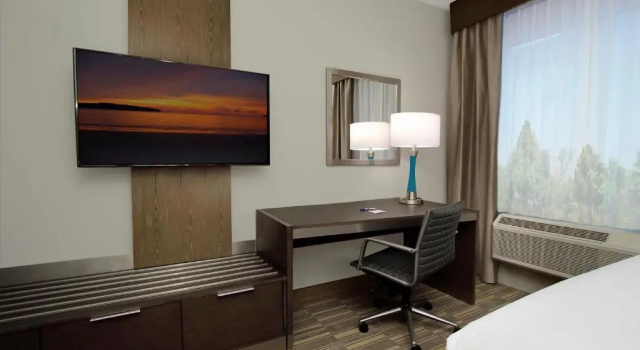 Номер Standard Holiday Inn Express & Suites - Lake Charles South Casino Area by IHG