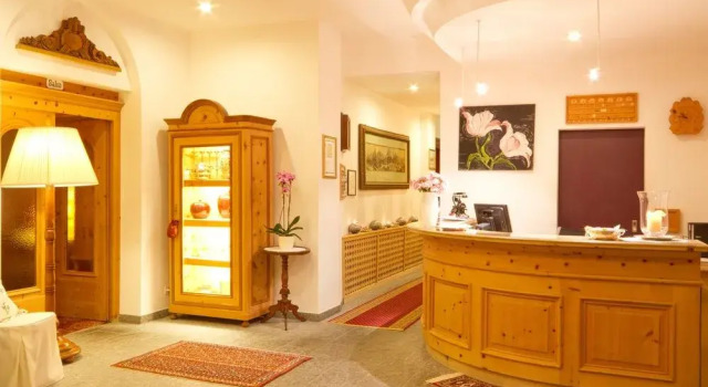 Hotel Villa Post, Book Hotel Tarasp Scuol