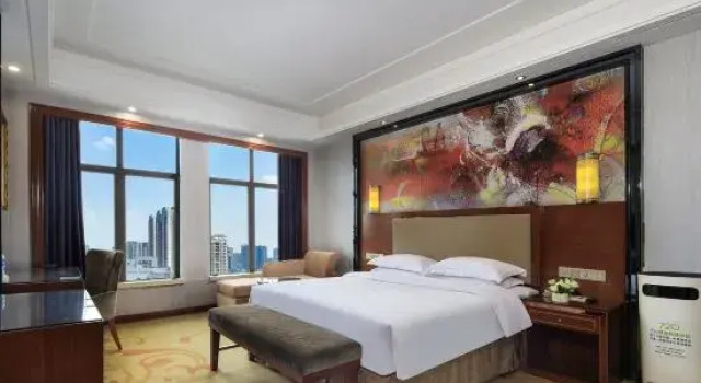 Люкс Deluxe с видом на город Vienna Intemational Hotel( Ming Xiu Road Subway Station)