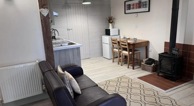 Poachers Hut - Captivating 1-bed Cottage Shorwell, Rezervasyon Tatil Evi Merseyside villalar, Villa