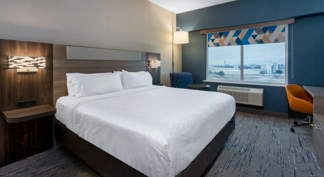 Holiday Inn Express & Suites Vaughan-Southwest by IHG