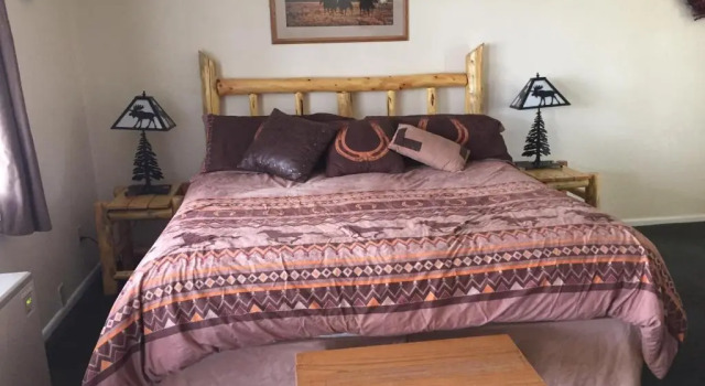 Номер Standard с балконом Rocky Mountain Lodge