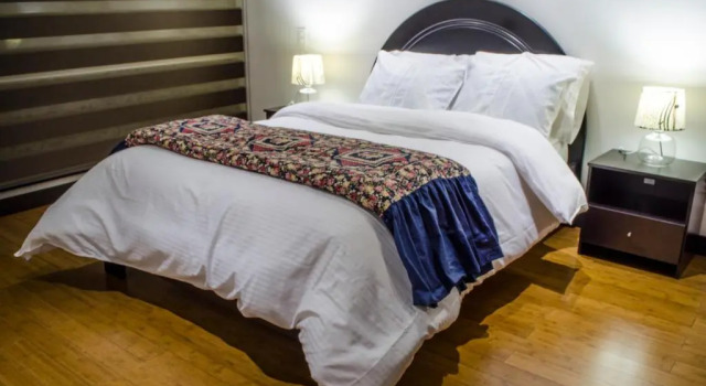 Executive Suite - QUITO, Book Hotel Quito Sierra, near Multicines