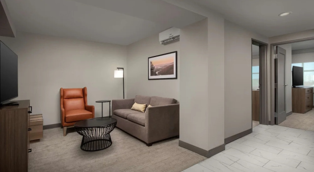 Люкс с 2 комнатами Doubletree by Hilton Chattanooga Hamilton Place