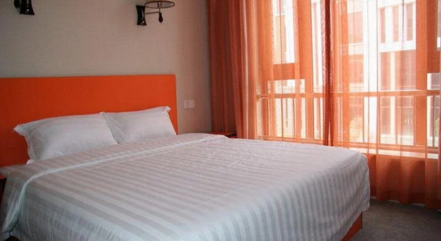 Summer Hotel
