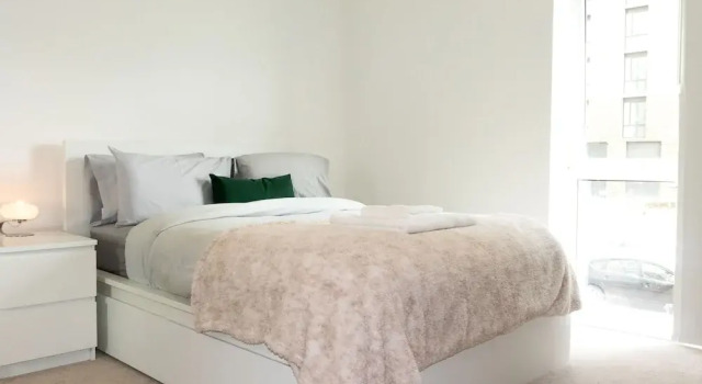 Livestay - 1bed Apt Private Building Free Parking