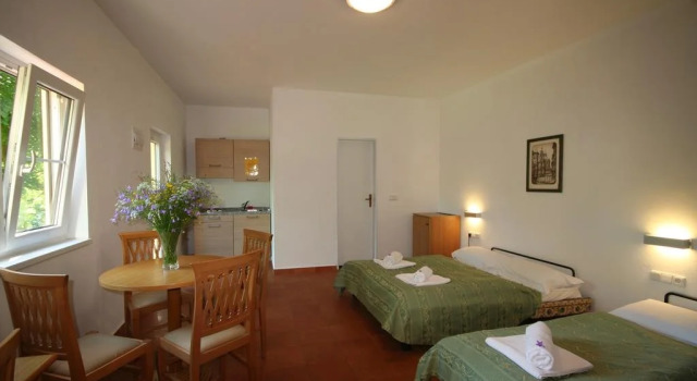 Resort Beach Nová Živohošť, Rezerwuj Ośrodek wypoczynkowy Hotele w Central Bohemia z parkingiem, Parking