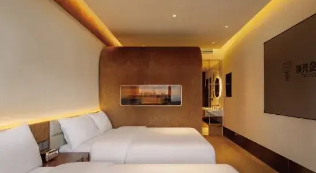 Люкс Trace E-sports Hotel (Chengdu Du Fu Thatched Cottage & SWUFE Metro Station Branch)