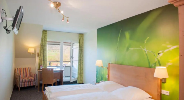 Hotel Sonneck, Забронировать Отель Кнюльвальд земля Гессен