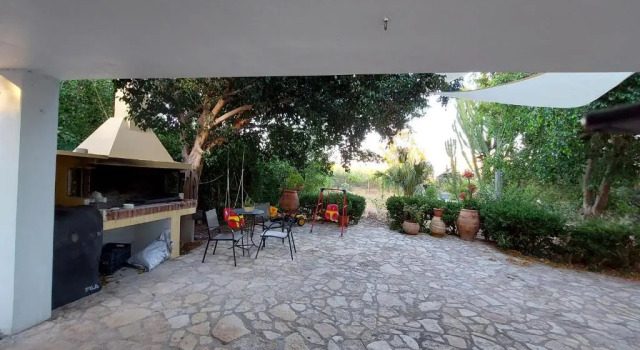 Апартаменты Christin P House with a large yard and parking