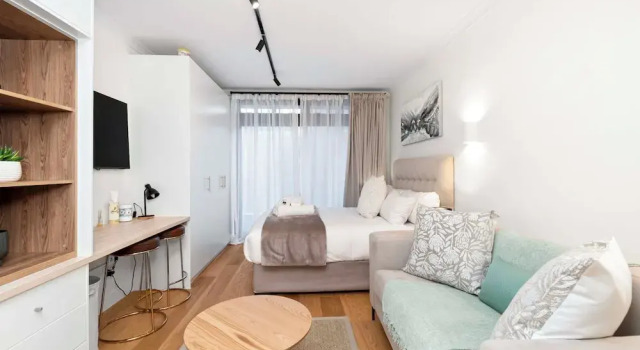 Luxurious Sea Point Studio Apartment