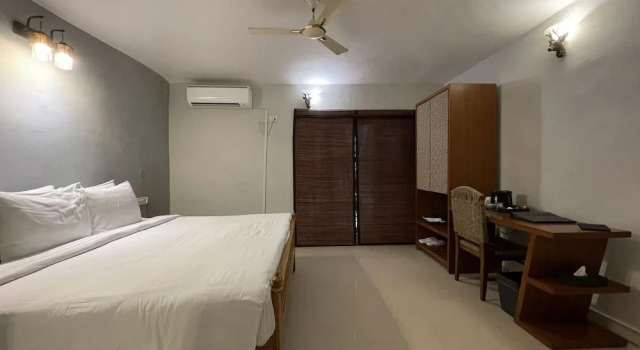 Renest Bandhavgarh Meadows, Забронировать Отель Отели штата Махараштры с бассейном, Бассейн