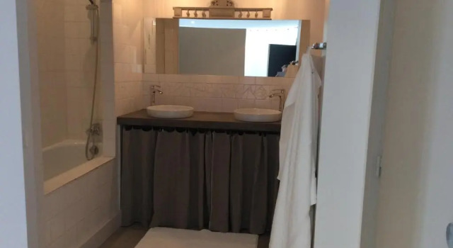Люкс с красивым видом из окна La maison sur la place