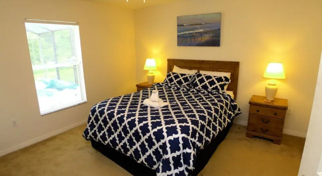 4 BED Pool Home Overlooking Reserve