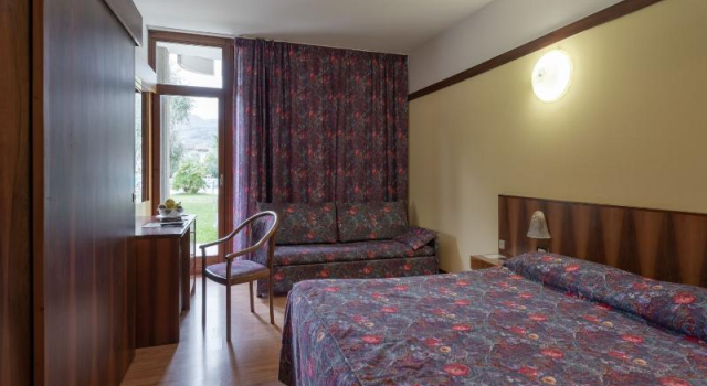 Двухместный номер Standard с балконом и с видом на бассейн Park Hotel Oasi