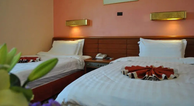 Candles Hotel