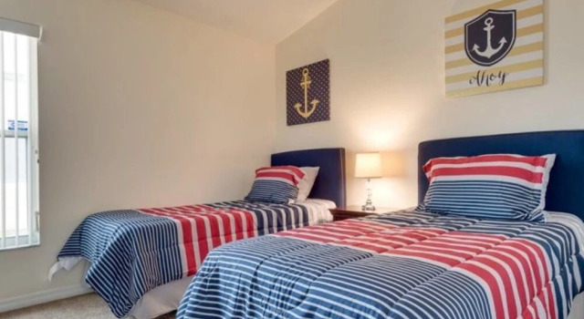 Comfy and Spacious Near Disney With Pool - 4bd/3ba #4hl124, Book Feriehus Hoteller i Four Corners med pool, Swimmingpool