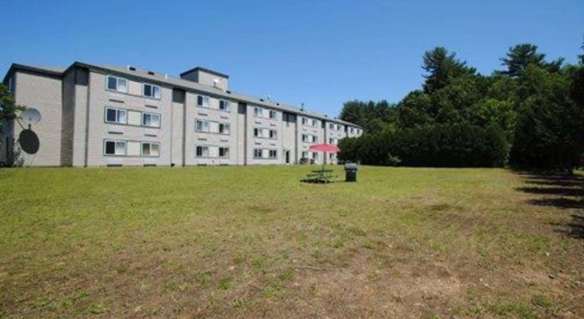Rodeway Inn Willington, Varaa Hotelli Hotellit New England uima-altaalla, Uima-allas
