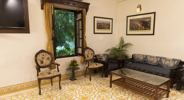 Hanuwant Niwas, Boek Hotel Paota 