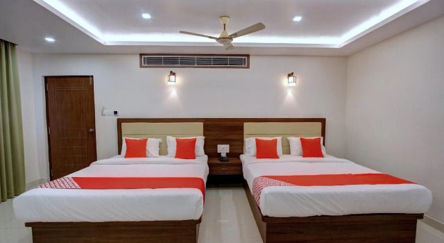 Люкс Hotel Ambika International Byndoor