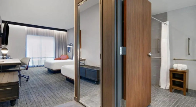 Двухместный номер Standard Courtyard by Marriott Hamilton