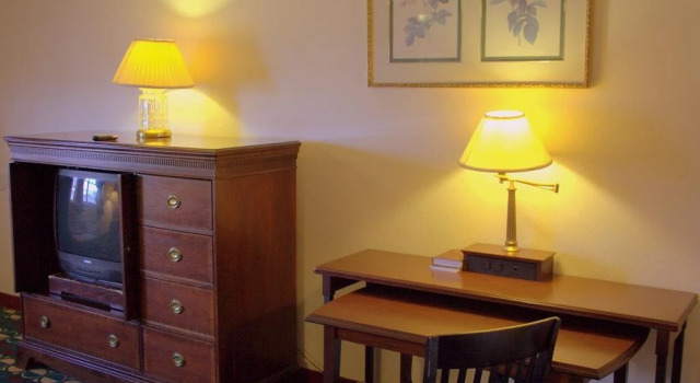 Somerville Inn and Suites, Buchen Sie Hotel Somerville Texas