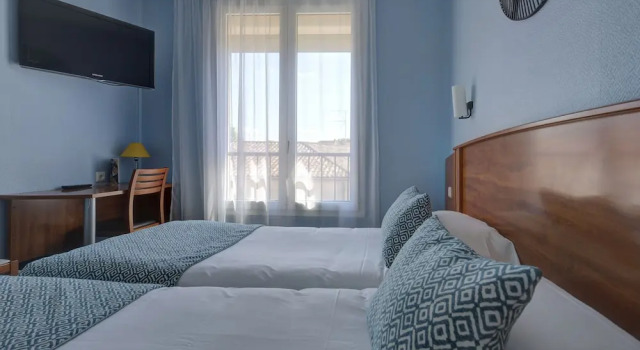 Номер Standard Brit Hotel Europ Bergerac