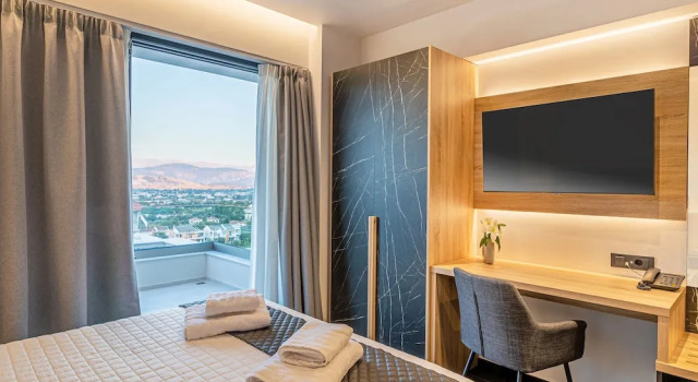 Апартаменты Deluxe с балконом и с видом на город CITY HILL Luxury Apartments