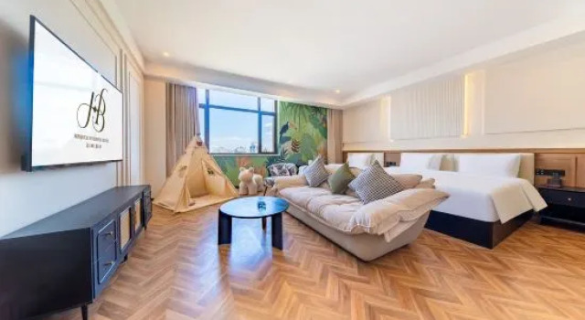 Familie cort cu vedere la munte Bonjour Riverside Hotel Lanzhou