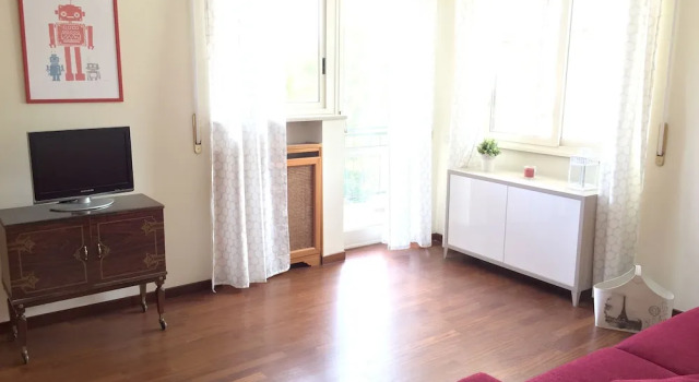 Roma Suite Cinecittà, Buchen Sie Hotel San Giovanni. Rom, in der Nähe von Cinecittà Due