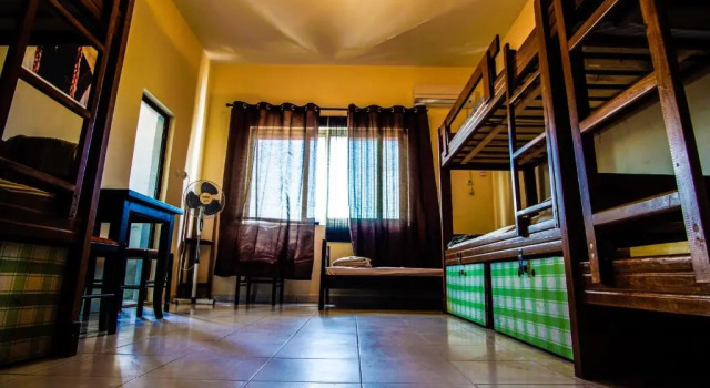 Кровать в общем номере Hostel Albania Villa