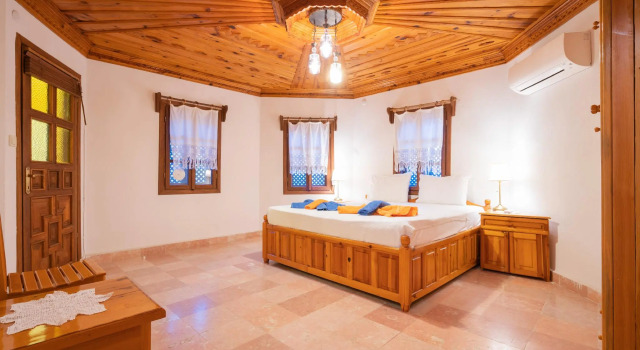 Liya Boutique Hotel & Suites
