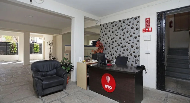 OYO 946 Royce Studio Apartments