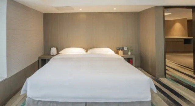 Люкс Deluxe с видом на море Midland Marriott Hotel (West Coast New Area City Balcony Branch)