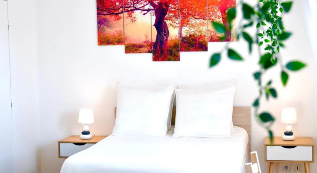 Le Petit Soleil de Corbeil (Adults Only)