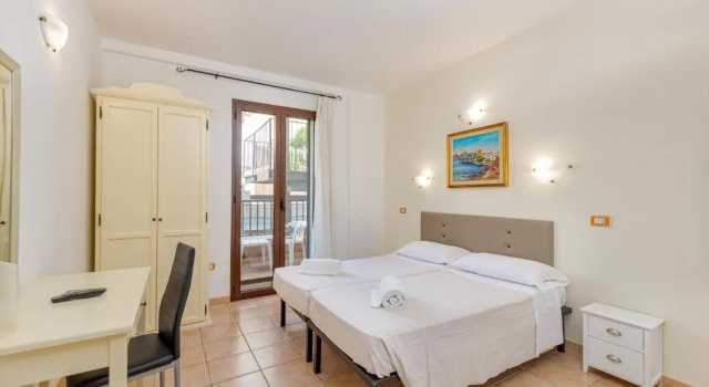 Трёхместный номер Classic с балконом Hotel Villa Piras