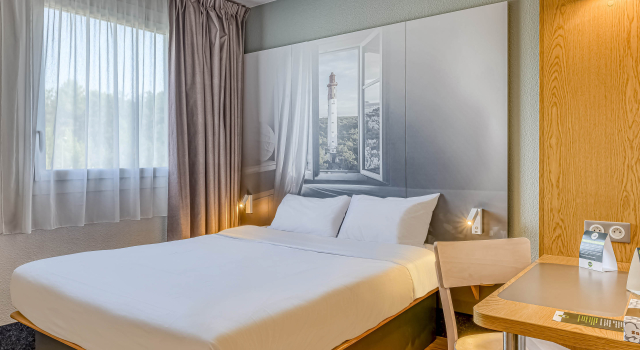 B&B HOTEL Bordeaux Sud Mios 3 étoiles, Забронировать Отель «постель и завтрак» Отели Бассен-д'Аркашон с парковкой, Парковка