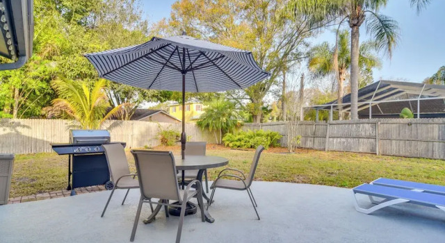 Коттедж Coastal Getaway in Seminole < 3 Mi to Beach!