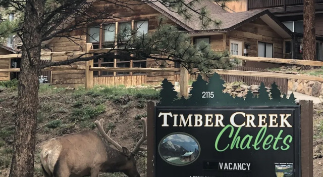 Timber Creek Chalets: 1, Забронировать Шале Отели Эстес-Парк с парковкой, Парковка