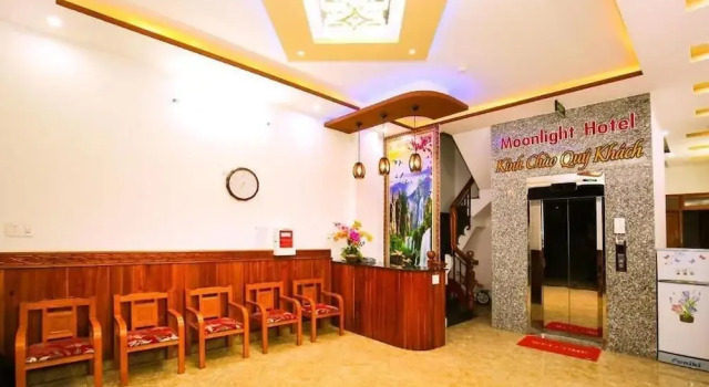 Moonlight Quynhon Hotel, Забронировать Отель Отели Куинён с парковкой, Парковка